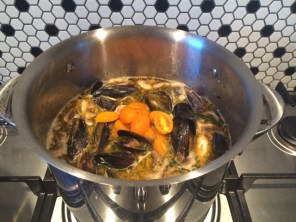 Asian-soup-prawn-mussels-5