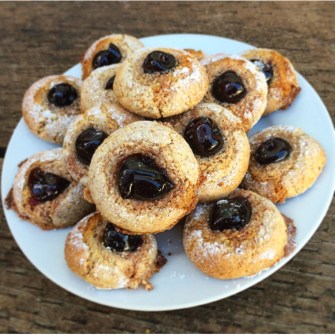 Biscotti-di-mardorla-amarena-cherrie-fabbri-almond-biscuits-recipe